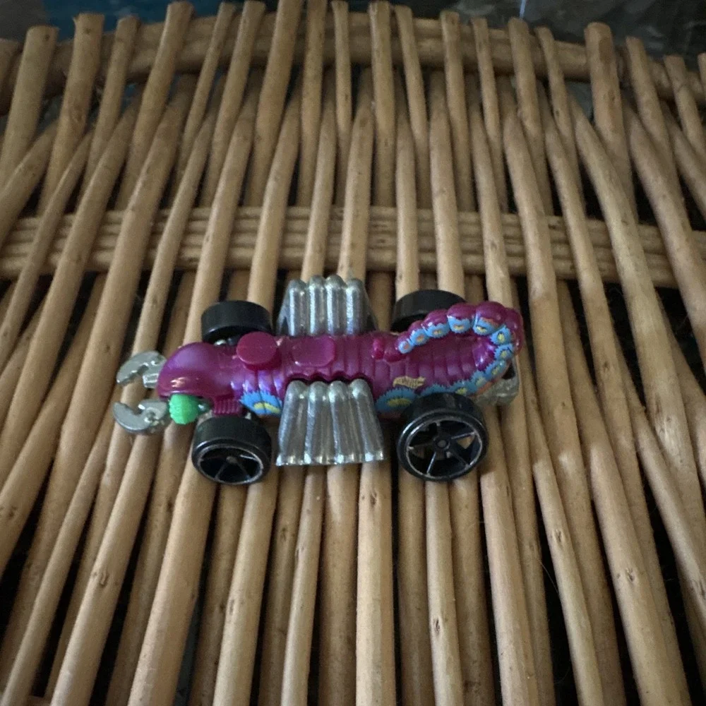 Hot Wheels 2010 Purple Scorpion Diecast Car 1:64 Scale Malaysia